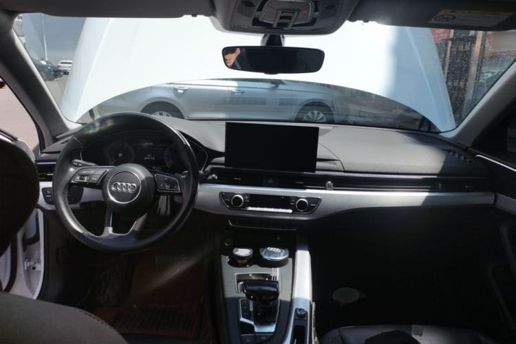 Used Audi A4L 2021 40 TFSI Enjoy Life Edition Center Console