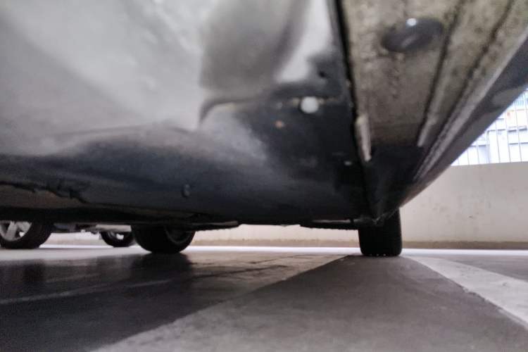 Used Audi A4L  Chassis Front Left
