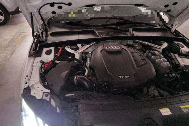 Used Audi A4L  Engine Bay Right