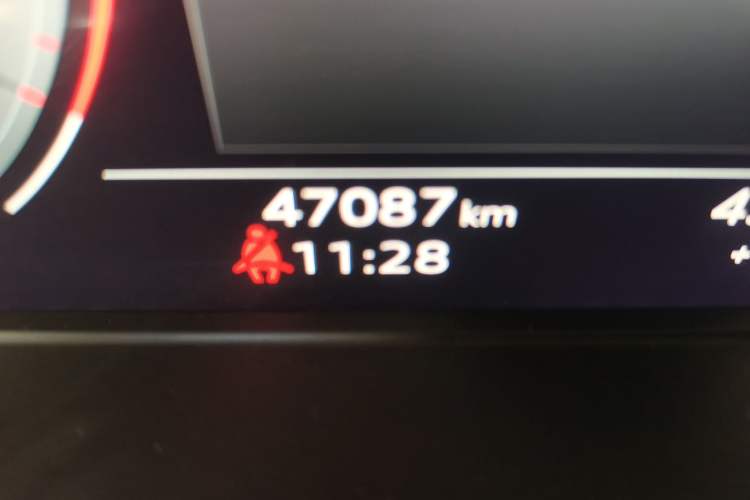 Used Audi A4L 2021 40 TFSI Enjoy Life Edition Odometer Close Up