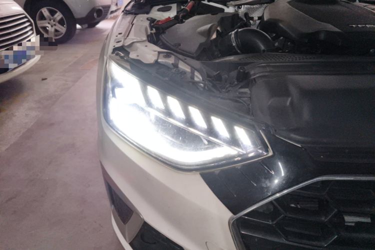 Used Audi A4L  Right Front Headlight