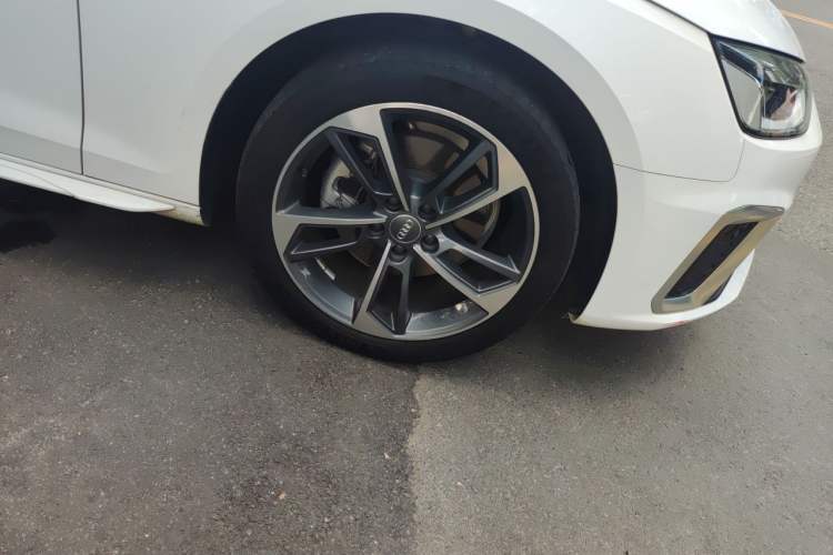 Used Audi A4L 2021 40 TFSI Enjoy Life Edition Right Front Wheel Hub