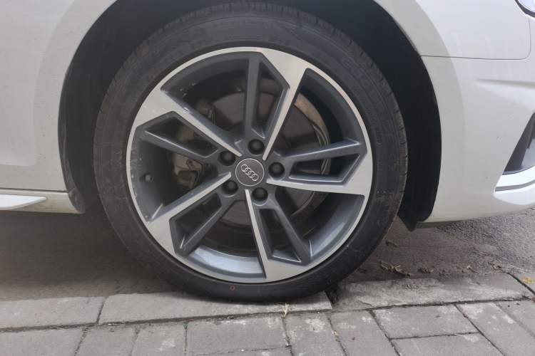Used Audi A4L 2021 40 TFSI Enjoy Life Edition Right Front Wheel Hub