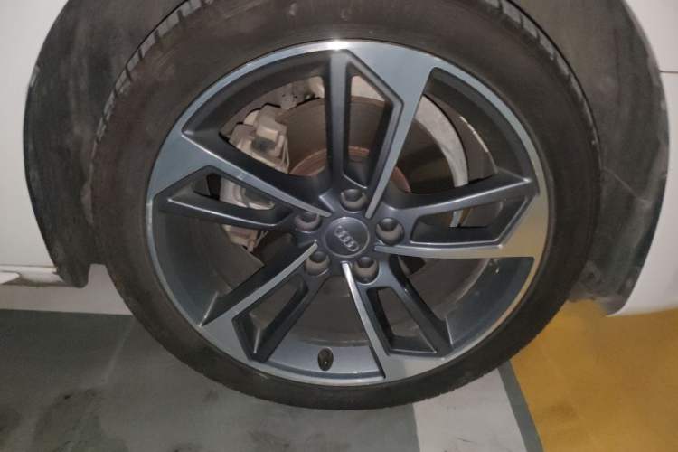 Used Audi A4L 2021 40 TFSI Enjoy Life Edition Right Front Wheel Hub