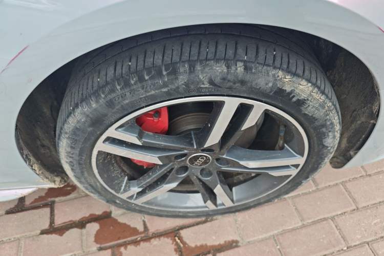 Used Audi A4L 2021 40 TFSI Enjoy Life Edition Right Front Wheel Hub