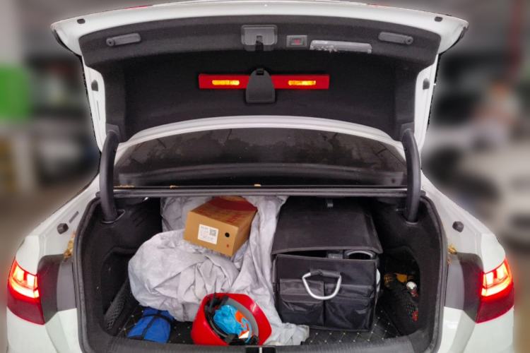 Used Audi A4L  Trunk