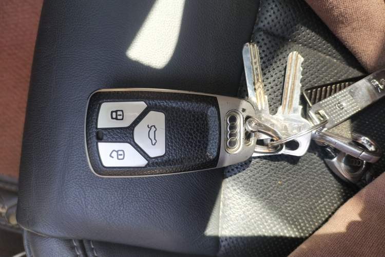 Used Audi A4L 2021 40 TFSI Enjoy Life Edition Vehicle Key