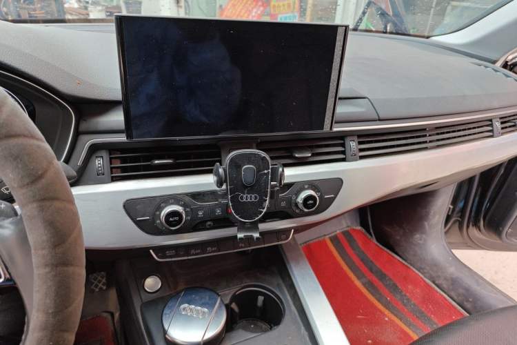 Used Audi A4L 2022 40 TFSI Fashion Dynamic Model Audio And AC Panel