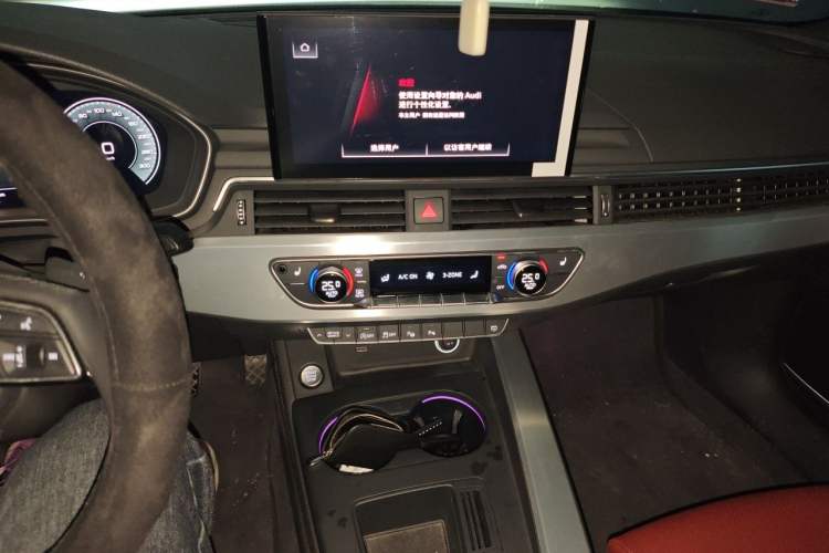 Used Audi A4L 2022 40 TFSI Luxury Dynamic Model Audio And AC Panel