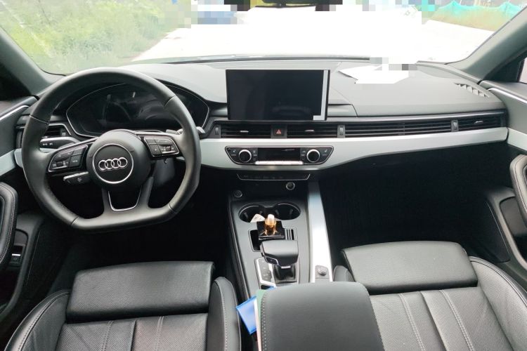 Used Audi A4L 2022 40 TFSI Luxury Dynamic Model Center Console