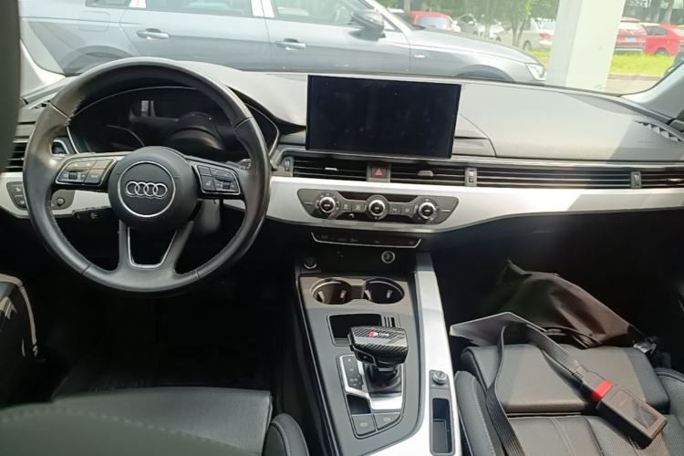 Used Audi A4L 2022 40 TFSI Fashion Dynamic Model Center Console