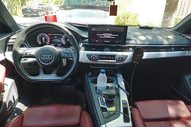 Used Audi A4L 2022 40 TFSI Luxury Dynamic Model Center Console