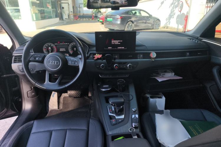 Used Audi A4L 2022 40 TFSI Stylish and Elegant Edition Center Console