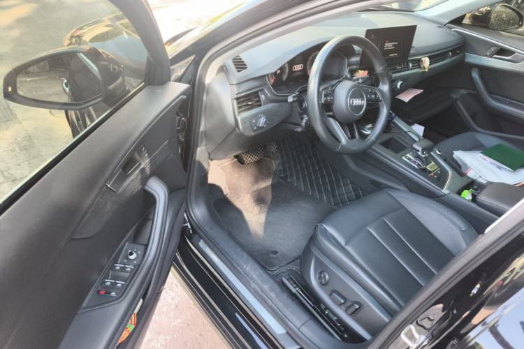 Used Audi A4L 2022 40 TFSI Stylish and Elegant Edition Driver Seat