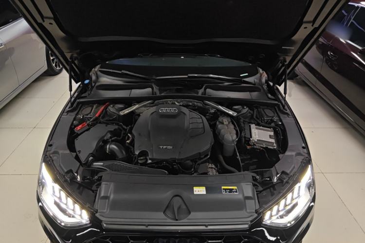 Used Audi A4L 2022 40 TFSI Luxury Dynamic Model Engine Bay