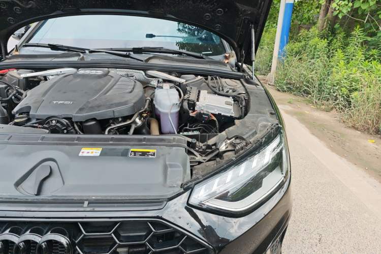 Used Audi A4L 2022 40 TFSI Luxury Dynamic Model Engine Bay Left