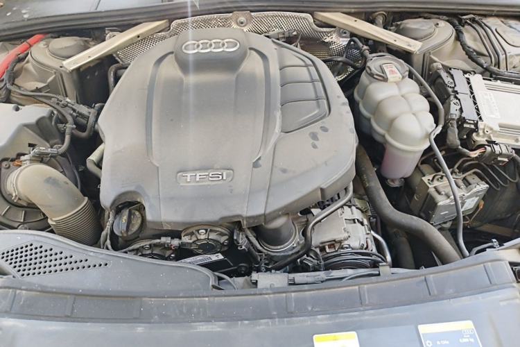 Used Audi A4L 2022 40 TFSI Luxury Dynamic Model Engine Bay