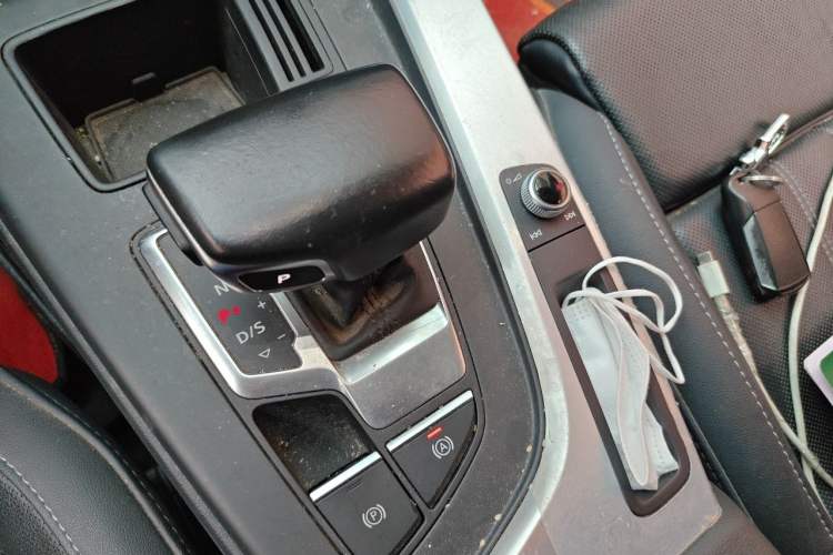 Used Audi A4L 2022 40 TFSI Fashion Dynamic Model Gear Lever