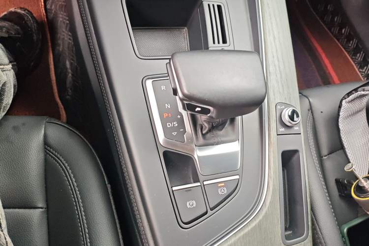 Used Audi A4L 2022 40 TFSI Luxury Prestige Edition Gear Lever