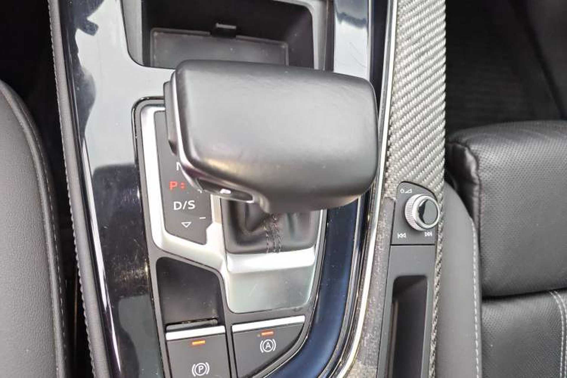 Used Audi A4L 2022 40 TFSI Luxury Dynamic Model Gear Lever