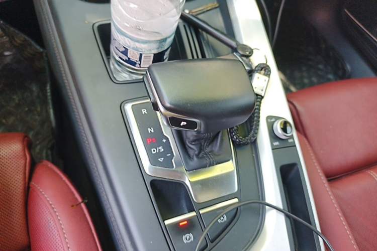 Used Audi A4L 2022 40 TFSI Luxury Dynamic Model Gear Lever