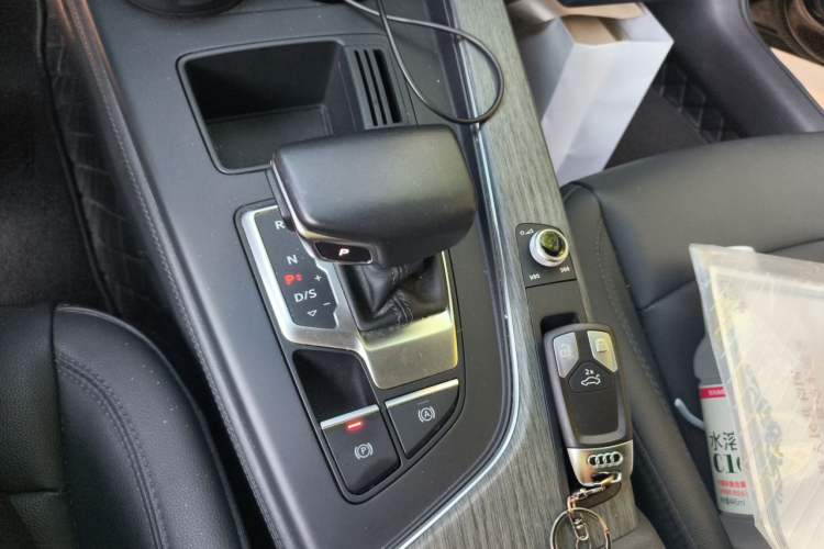 Used Audi A4L 2022 40 TFSI Stylish and Elegant Edition Gear Lever