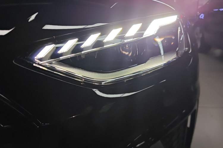 Used Audi A4L 2022 40 TFSI Luxury Dynamic Model Left Front Headlight