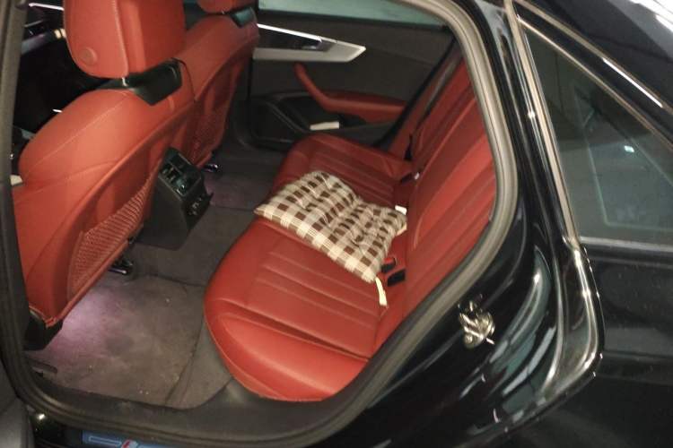 Used Audi A4L 2022 40 TFSI Luxury Dynamic Model Left Rear Seat