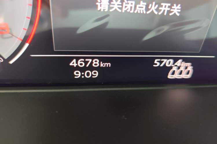 Used Audi A4L 2022 40 TFSI Luxury Dynamic Model Odometer Close Up