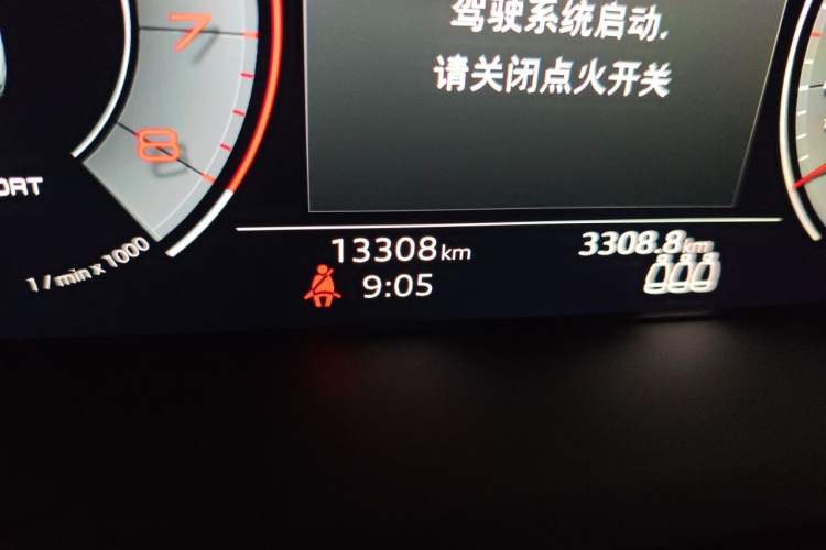 Used Audi A4L 2022 40 TFSI Luxury Dynamic Model Odometer Close Up