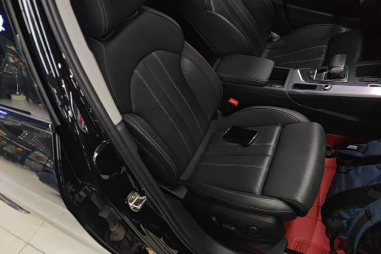 Used Audi A4L 2022 40 TFSI Luxury Dynamic Model Right Front Seat