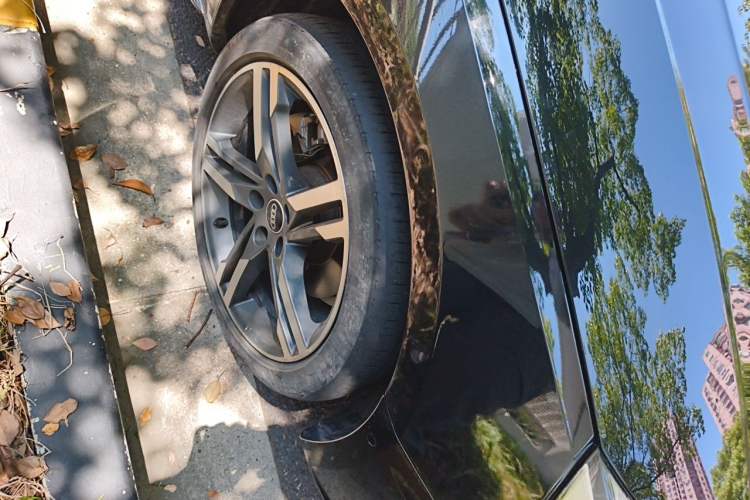Used Audi A4L 2022 40 TFSI Luxury Dynamic Model Right Front Wheel Hub
