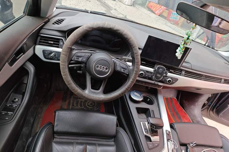 Used Audi A4L 2022 40 TFSI Fashion Dynamic Model Steering Wheel