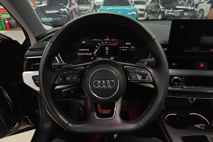 Used Audi A4L 2022 40 TFSI Luxury Dynamic Model Steering Wheel
