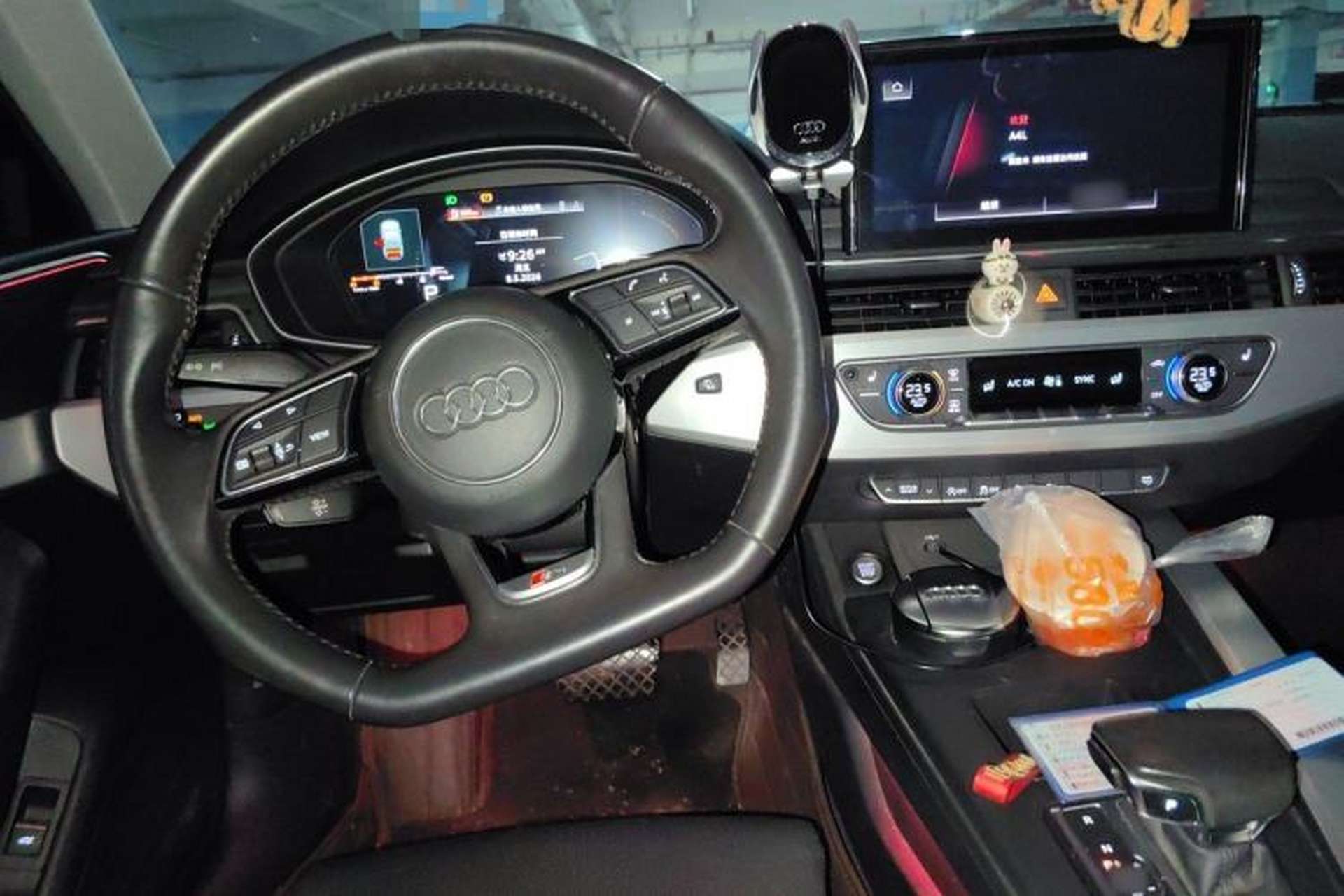 Used Audi A4L 2022 40 TFSI Luxury Dynamic Model Steering Wheel