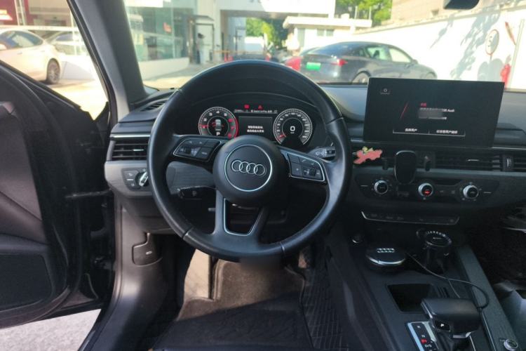 Used Audi A4L 2022 40 TFSI Stylish and Elegant Edition Steering Wheel