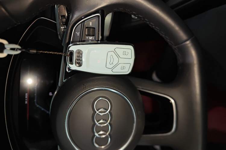 Used Audi A4L 2022 40 TFSI Luxury Dynamic Model Vehicle Key