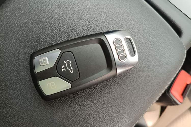 Used Audi A4L 2022 40 TFSI Fashion Dynamic Model Vehicle Key