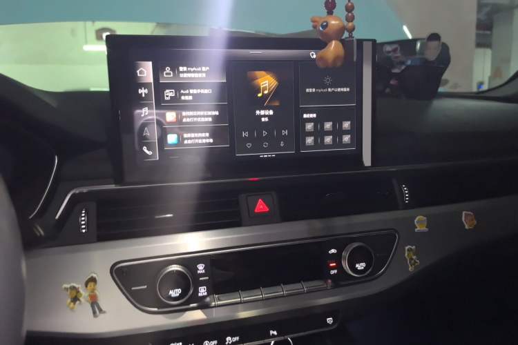 Used Audi A4L 2022 40 TFSI Fashion Dynamic Model Audio And AC Panel