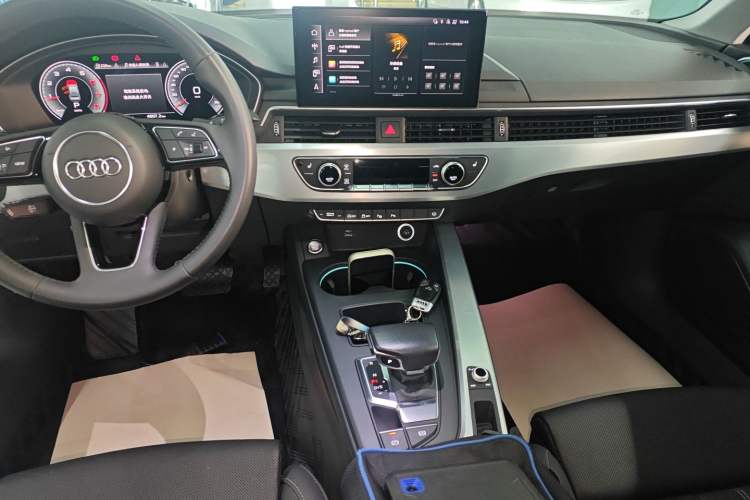 Used Audi A4L 2022 40 TFSI Luxury Dynamic Model Audio And AC Panel