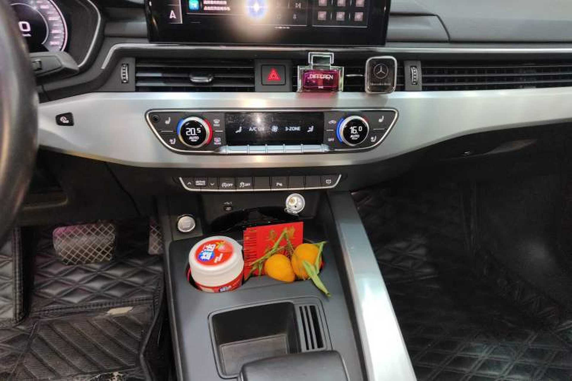 Used Audi A4L 2022 40 TFSI Luxury Dynamic Model Audio And AC Panel