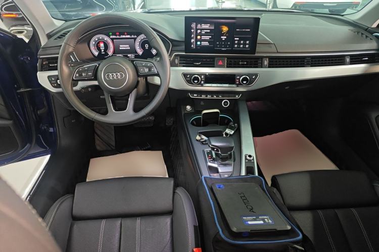 Used Audi A4L 2022 40 TFSI Luxury Dynamic Model Center Console