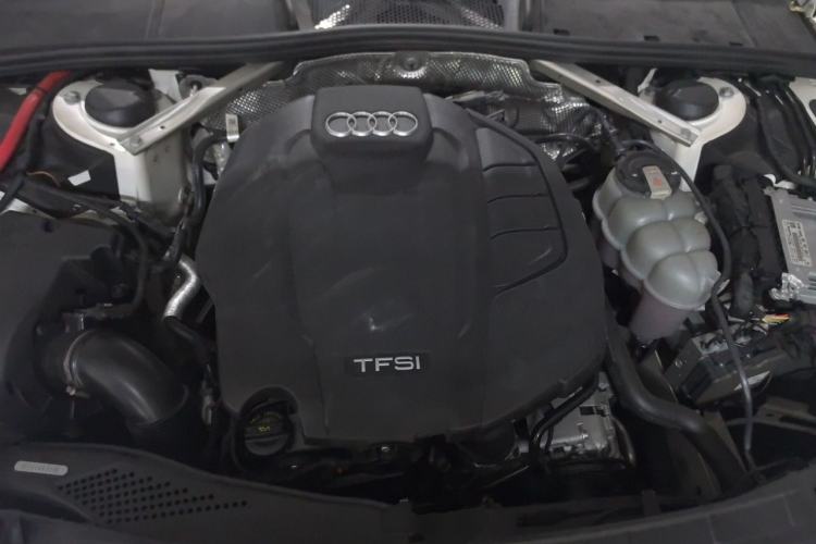 Used Audi A4L 2022 40 TFSI Fashion Dynamic Model Engine Bay