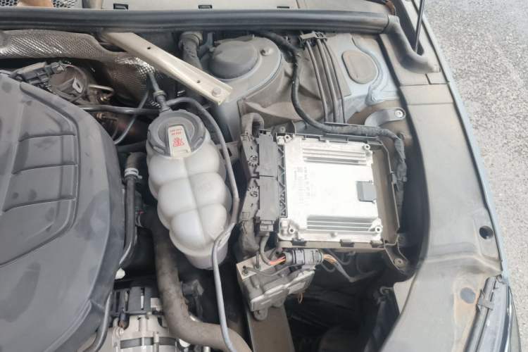 Used Audi A4L 2022 40 TFSI Luxury Dynamic Model Engine Bay Left