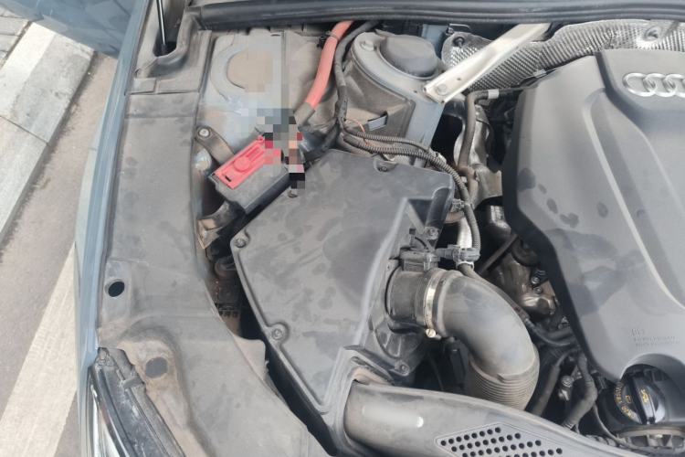 Used Audi A4L 2022 40 TFSI Luxury Dynamic Model Engine Bay Right