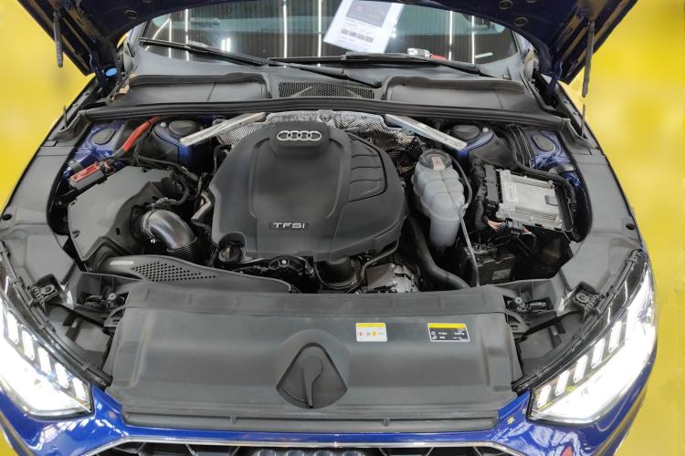Used Audi A4L 2022 40 TFSI Luxury Dynamic Model Engine Bay