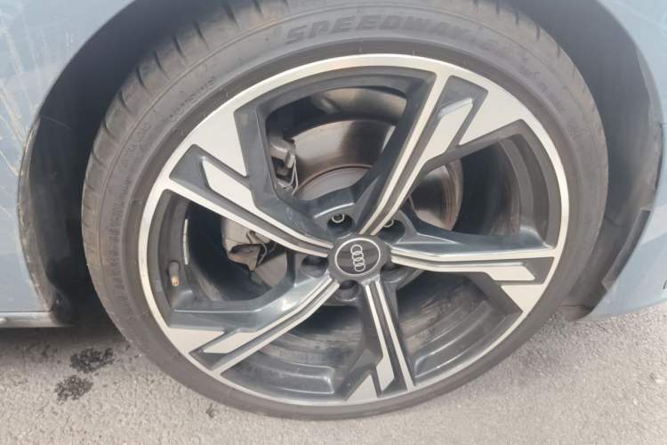 Used Audi A4L 2022 40 TFSI Luxury Dynamic Model Right Front Wheel Hub