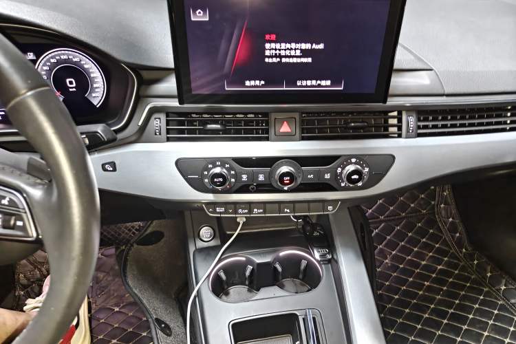 Used Audi A4L 2022 40 TFSI Fashion Dynamic Model Audio And AC Panel