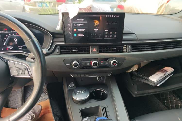 Used Audi A4L 2022 40 TFSI Stylish and Elegant Edition Audio And AC Panel