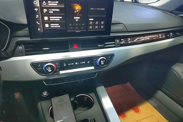 Used Audi A4L 2022 40 TFSI Luxury Dynamic Model Audio And AC Panel
